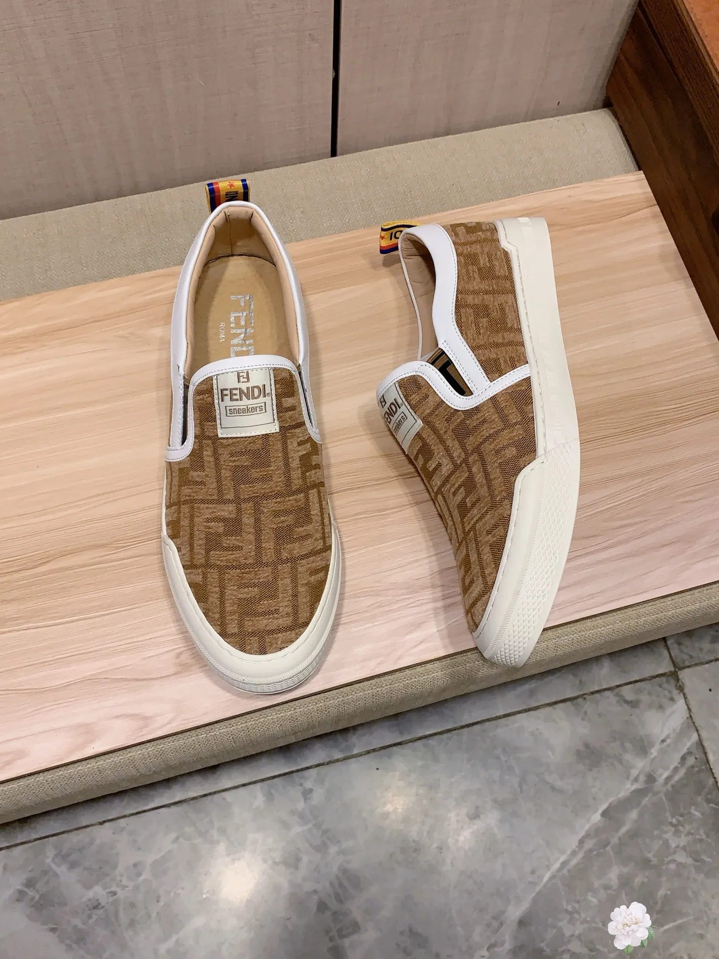 Men's men's shoes💰380💰💰🎩🎩[Lightning][Lightning] "FENDI*" The latest and most popular casual shoes, top brand [Seduce] luxury~purchase, top~quality. [Strong] The upper is made of imported breathable cloth fabric with cowhide material ➕ breathable sheepskin feet (•) and fine workmanship. The original stylish and stylish soft rubber wear-resistant and non-slip outsole is light and comfortable on the feet. The real thing looks better when photographed. No. 2291: code: 38-44, 3️⃣ colors selected
